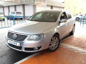 VOLKSWAGEN Passat Variant 2.0 TDI 140cv DPF DSG Highline 5p.