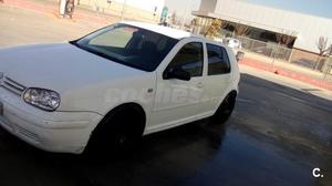 VOLKSWAGEN Golf 1.9 TDI CONCEPTLINE 5p.