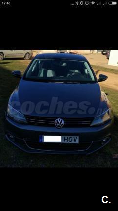 VOLKSWAGEN Jetta 1.6 TDI 105cv Sport 4p.