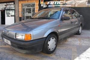 VOLKSWAGEN Passat PASSAT 1.8 GL 4p.