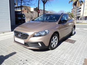 VOLVO V40 Cross Country 2.0 D3 Momentum Auto 5p.