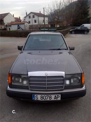 MERCEDES-BENZ D 4-MATIC 4p.