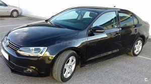 VOLKSWAGEN Jetta 1.6 TDI 105cv Sport 4p.