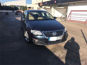 VOLKSWAGEN Passat 2.0 TDI 140cv Highline DSG 4p.