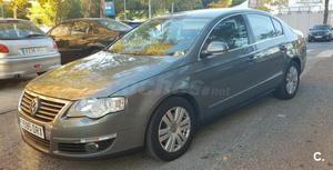 VOLKSWAGEN Passat 2.0 TDI Highline DSG 4p.