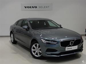 VOLVO S D3 Momentum Auto 4p.