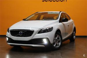 VOLVO V40 Cross Country 2.0 D3 Momentum Auto 5p.