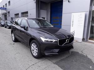 VOLVO XC D4 AWD Momentum Auto 5p.