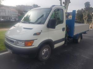 Iveco  pluma grua caja fija