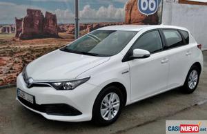 Toyota auris h business 136cv