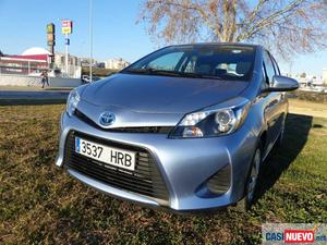 Toyota yaris hybrid active