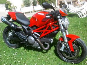 Ducati Monster 696 Plus
