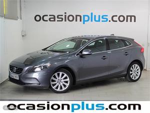 Volvo V 40