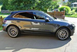 Porsche MAcan