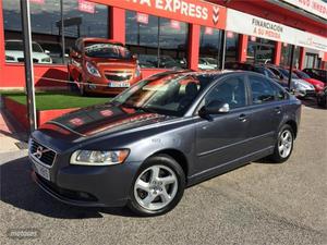 Volvo S 40