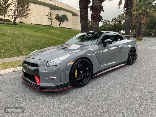 Nissan GT-R