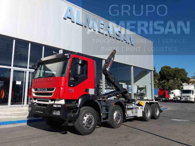 Iveco AD340T45 8X4.