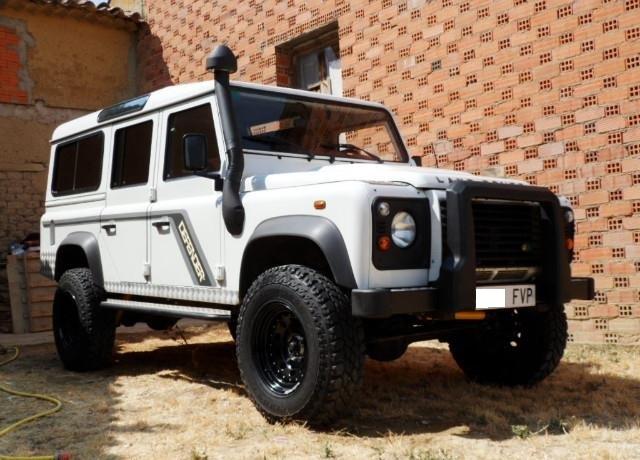 Land-Rover Defender