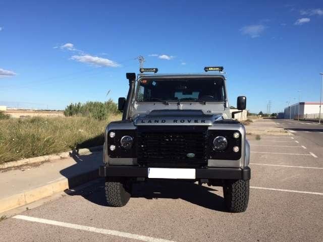 Land-Rover Defender