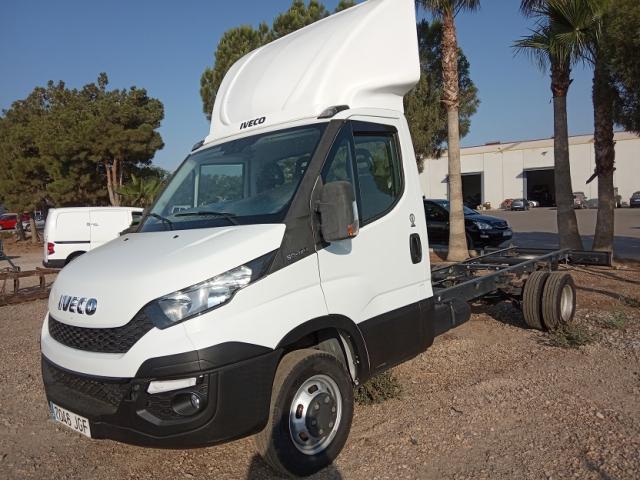 Iveco DAILY  CHASIS CABINA.