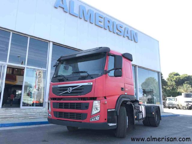 Volvo FM 450. AUTOMATICA CON VEB+. COLOR ROJO.