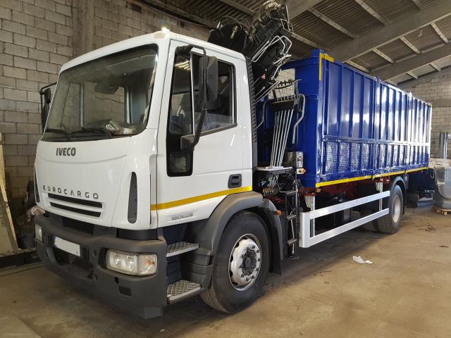 Iveco  PLUMA VOLQUETE BASCULANT