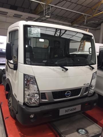 Nissan NT 400 CHASIS SIN MATRICULAR
