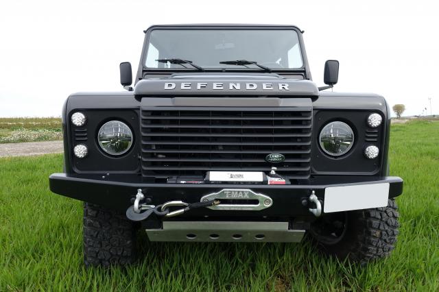 Land-Rover Defender