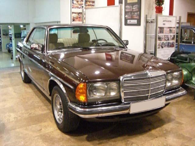 Mercedes-Benz 230