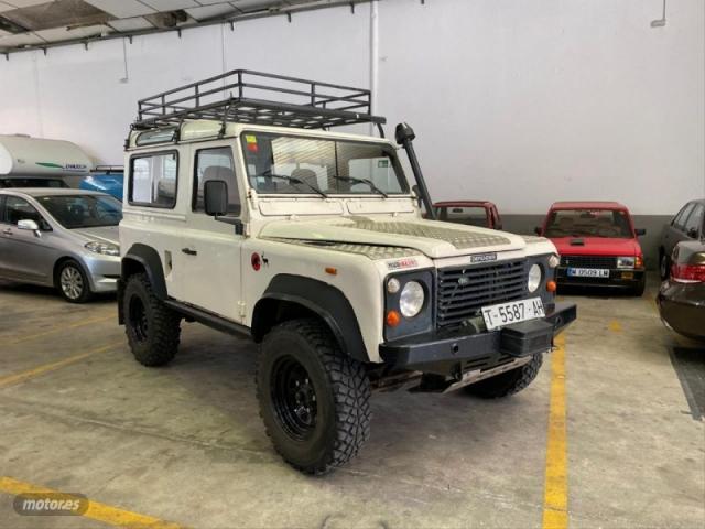 Land-Rover Defender