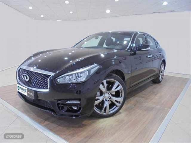 Infiniti Q70