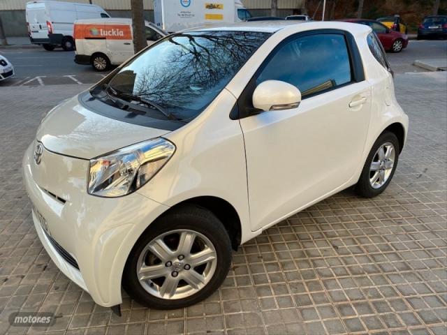 Toyota iQ