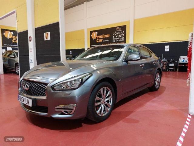 Infiniti Q70