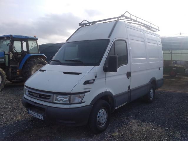 Iveco DAILY 35S12 FURGÓN.