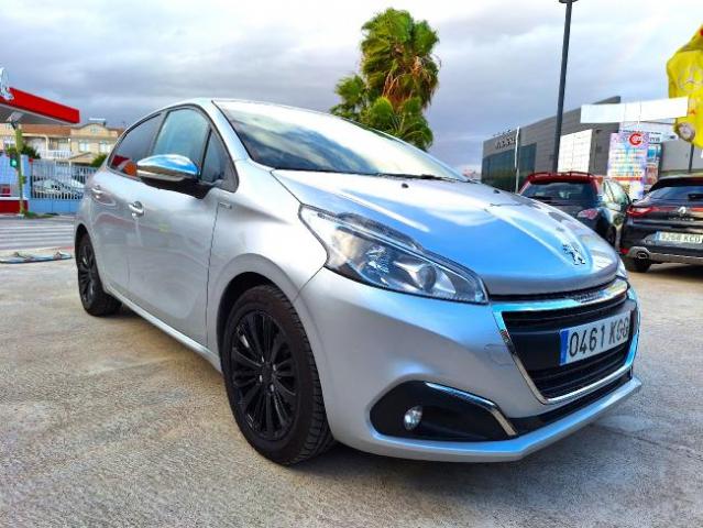 Peugeot 208 HDI *MirrorLink*Android Auto*